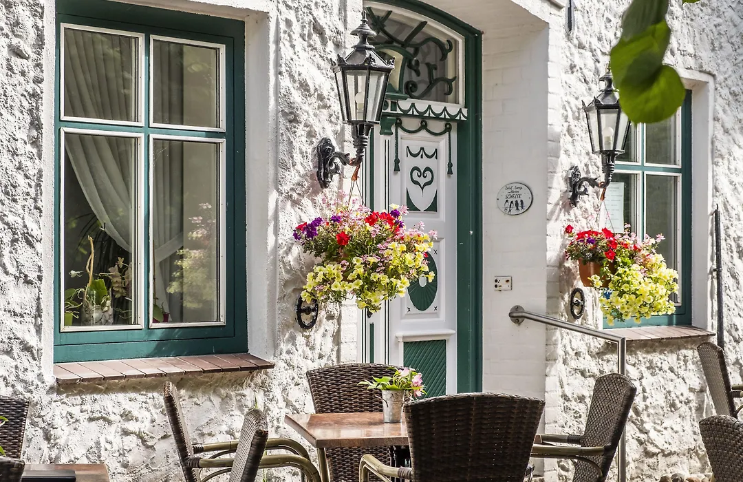 Hotel Pharisäerhof - DAS Hundehotel auf Nordstrand mit Restaurant und Café-1